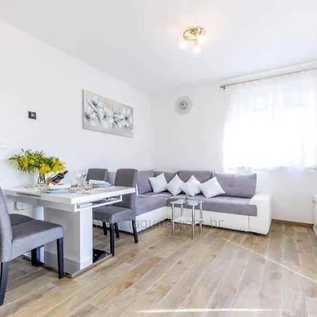 Studio In 45750 Apartamento Trogir
